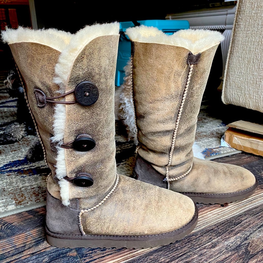 UGG Tall Boots with three Button detail Size 8!!!!